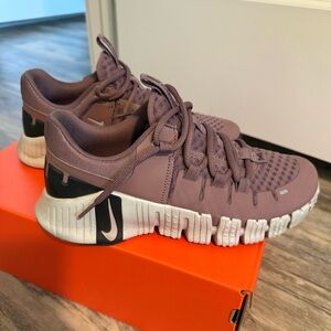 Women’s NIKE Free Metcon 5 - Size 7.5